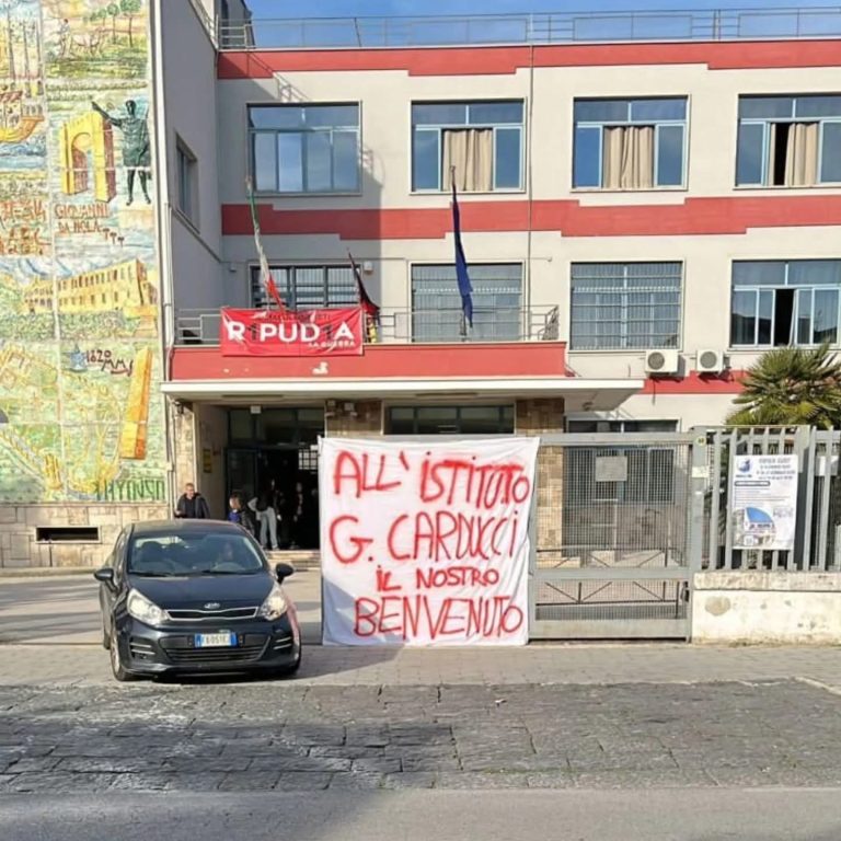  Solidarietà tra scuole: il Masullo Theti accoglie gli studenti del Liceo Carducci