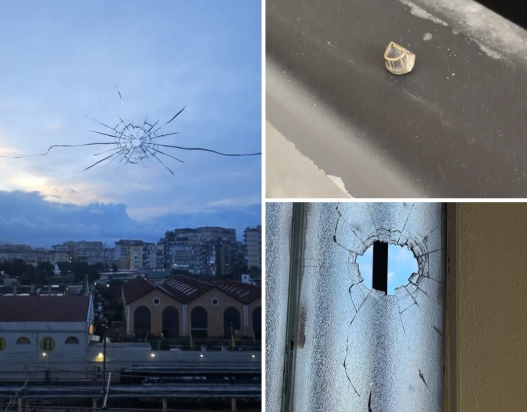 Raffica di proiettili conto la sede Eav