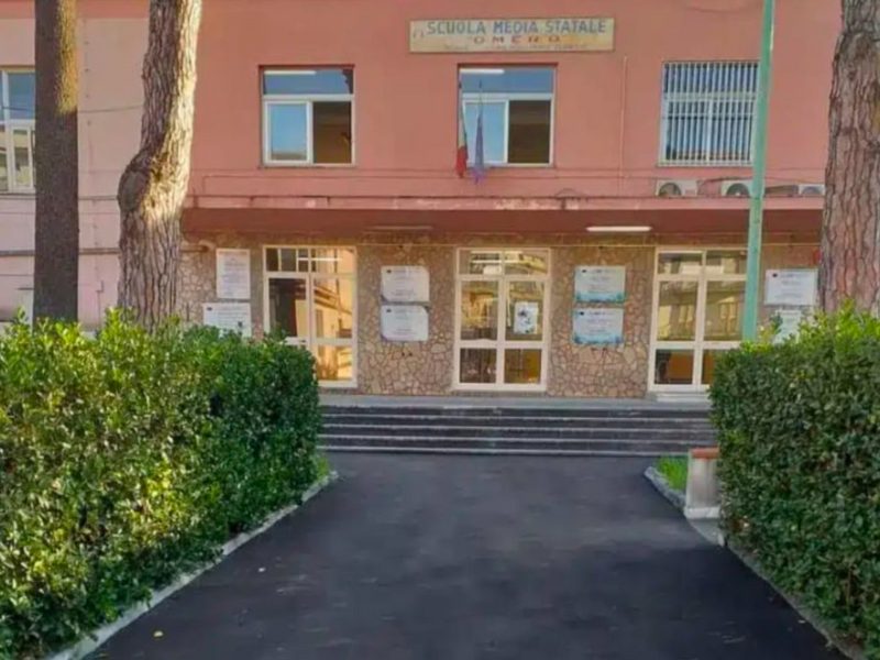 Pomigliano: una riorganizzazione che divide e apre il dibattito sul futuro della scuola pubblica sul territorio.