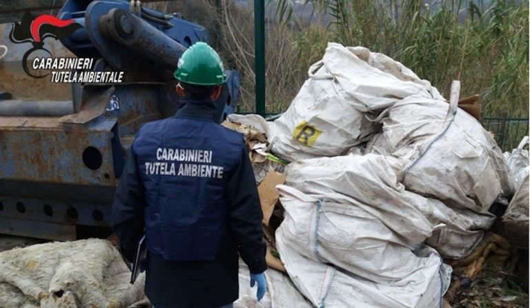 Business del traffico di rifiuti nel Vesuviano: 12 indagati e sequestri per oltre mezzo milione di euro