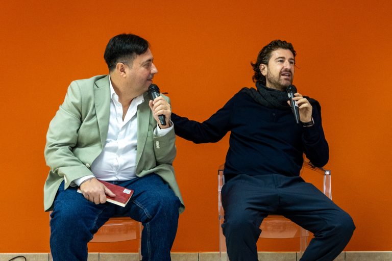 Pomigliano D’Arco, Imbriani diventa “pop”: sala gremita per il romanzo noir di Paolo Picone