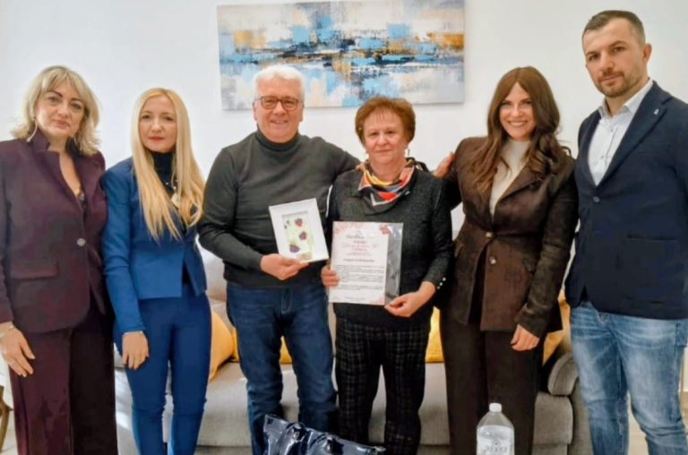 Straordinario successo per il Premio “Donna lo devi a te”: premiata la famiglia di Melania Rea