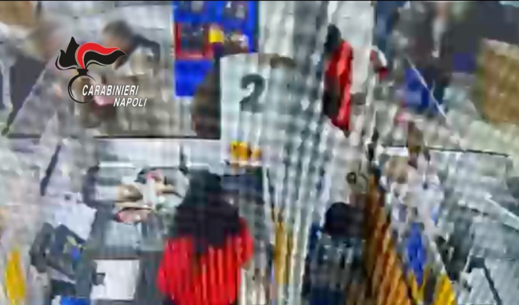 Prova a rapire un bambino mentre fa la spesa con la mamma