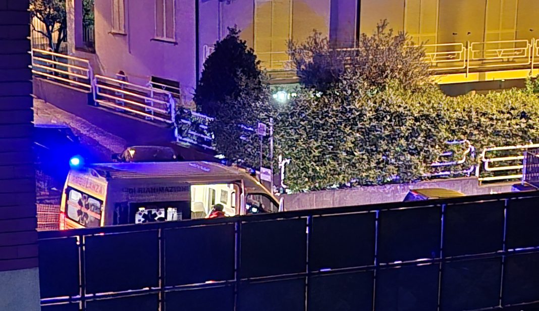 Incidente ad Ottaviano nella notte: due auto si scontrano in centro