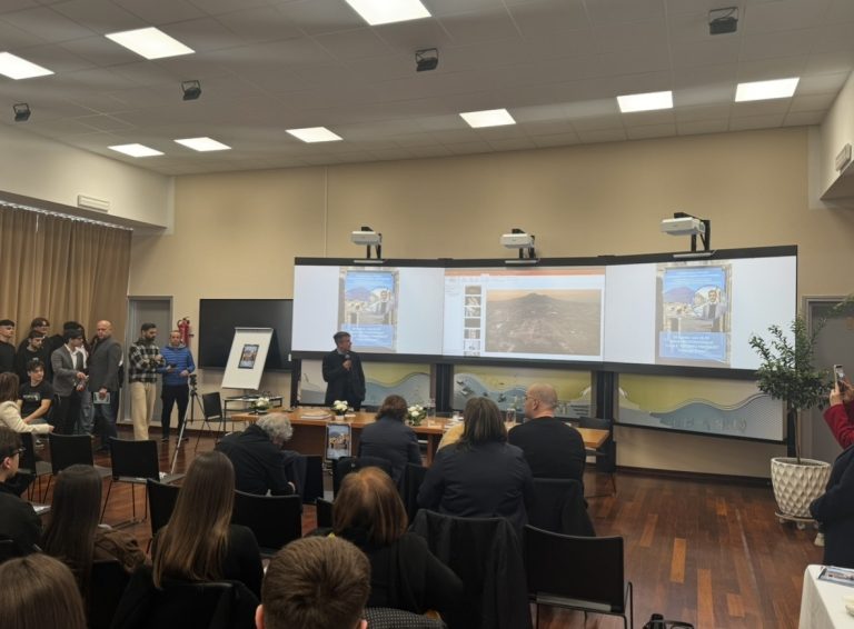 Pompei incanta gli studenti: al Pantaleo incontro con il direttore Gabriel Zuchtriegel