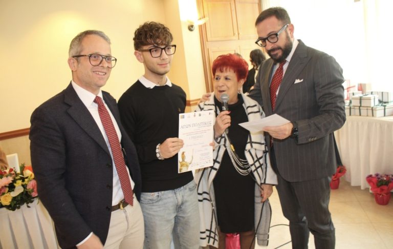 Studente del liceo classico Carducci di Nola vince la gara internazionale di greco antico