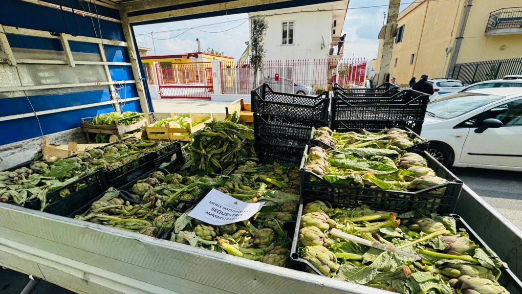 Marigliano, blitz contro due ambulanti: sequestrati ortaggi di ogni genere
