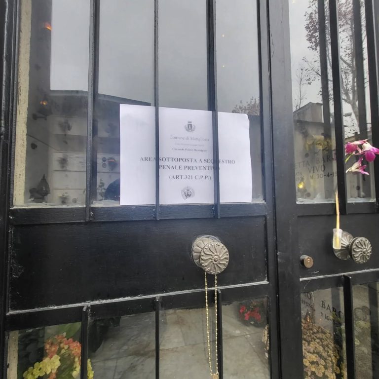 Tumulazioni irregolari, parte indagine su Marigliano