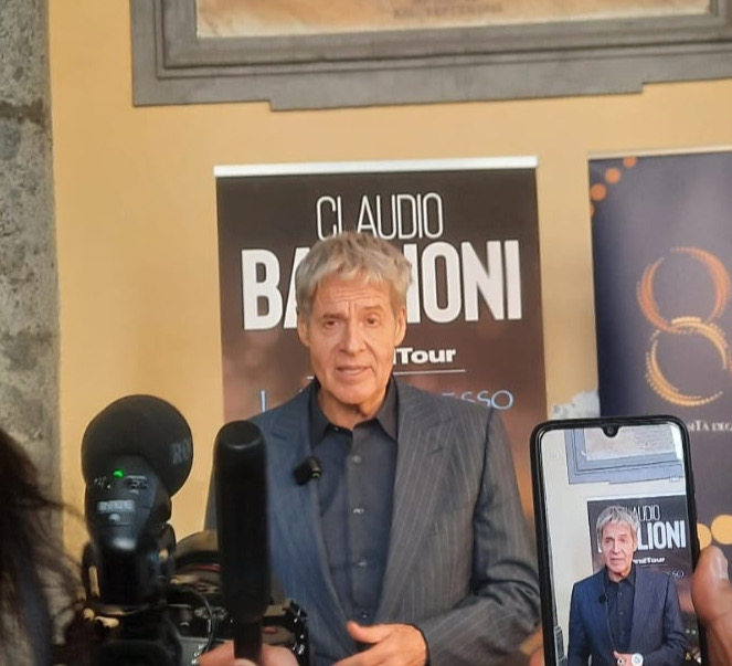 Baglioni agli studenti della Federico II: “Sono iscritto all’albo degli Architetti di Napoli”