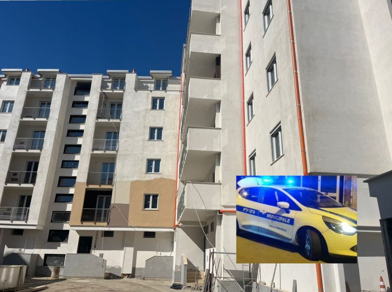 Afragola, blitz dei vigili: sigilli a cantiere con 30 tra negozi e appartamenti