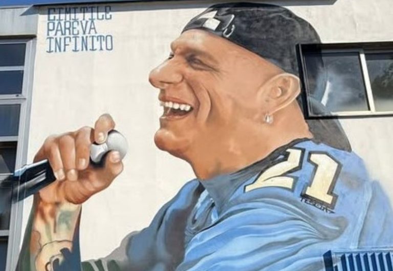 Cimitile omaggia Clementino: inaugurato un murale dedicato al rapper