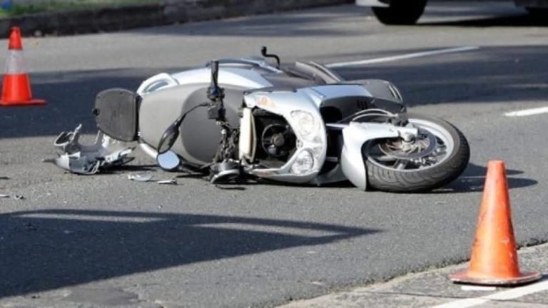 Tragedia a Poggiomarino: muore a 22 anni dopo lo schianto in moto