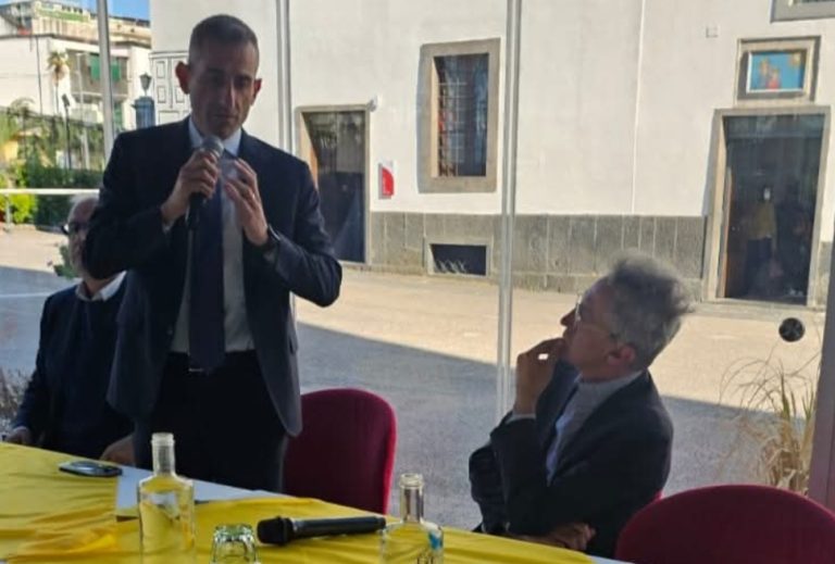 Sant’Anastasia al voto, Caserta chiude in centro con lo stato maggiore del Pd