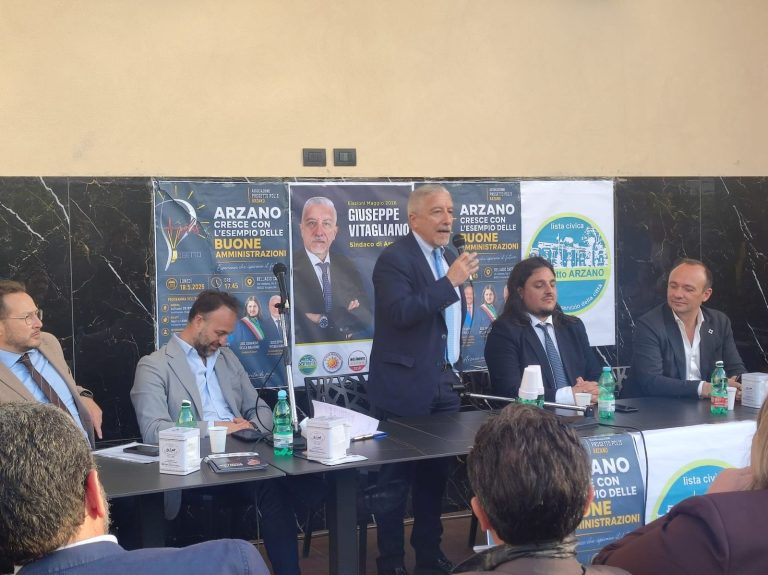 Arzano al voto, pienone di Vitagliano tra sindaci e big regionali