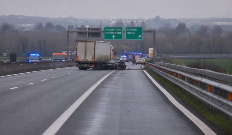 Sangue sul Ponte del Primo Maggio: 52enne di Acerra muore dopo scontro in autostrada