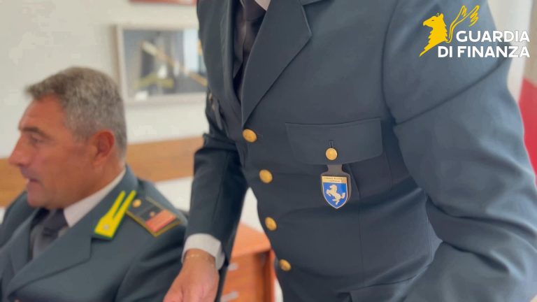 Finanza scova diplomifici, sedi sequestrate: arrivavano da tutta Italia per fare gli esami ad Acerra