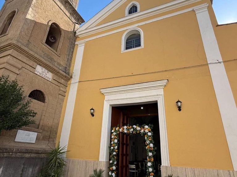 Marigliano accoglie la reliquia di San Pio: preghiera per Claudio Esposito, volontario dei Cobra2 in coma dopo un malore
