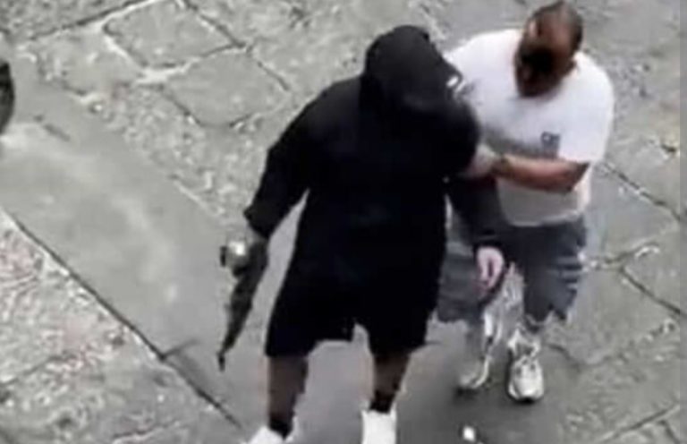 Kalashnikov e spari tra la folla a Montesanto, 3 fermati