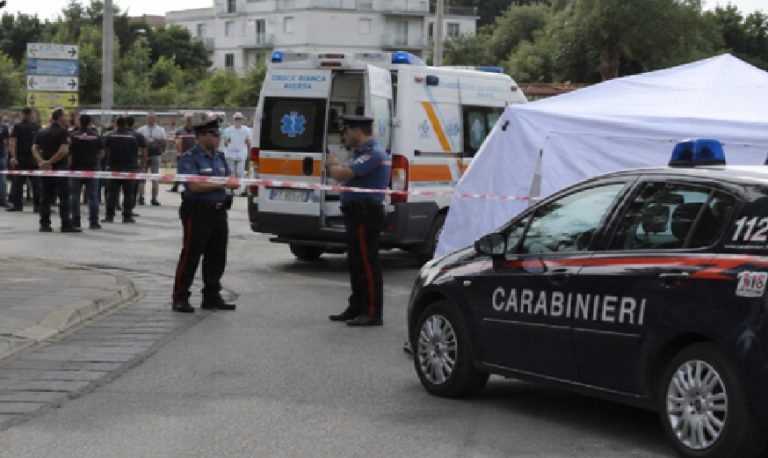 Si sente male e precipita dal cantiere, muore operaio 62enne