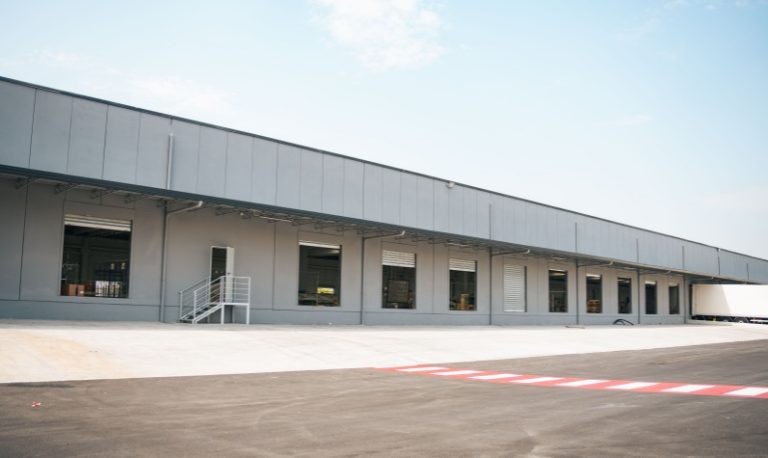 Liccardi fa un salto nel futuro: nuovo hub della logistica con occhio alla solidarietà