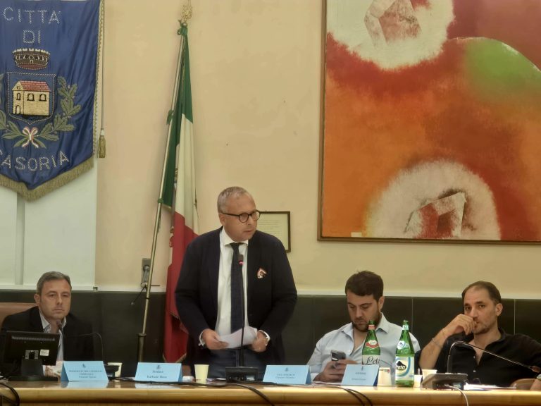 Casoria abbatte la Tari: -8% per tutti e un 25% di bonus in meno per le famiglie a reddito basso