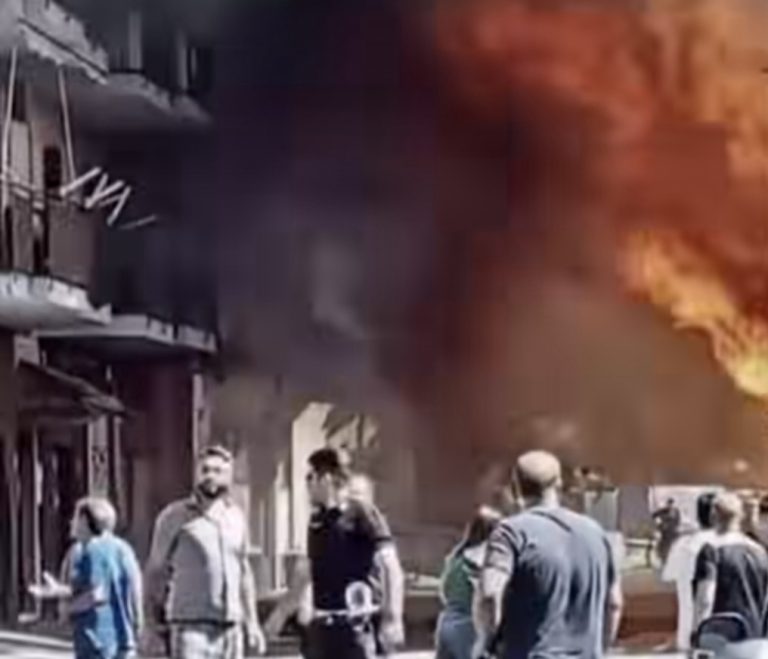 Rogo nell’ex fabbrica, secondo incendio in pochi giorni: allarme in città