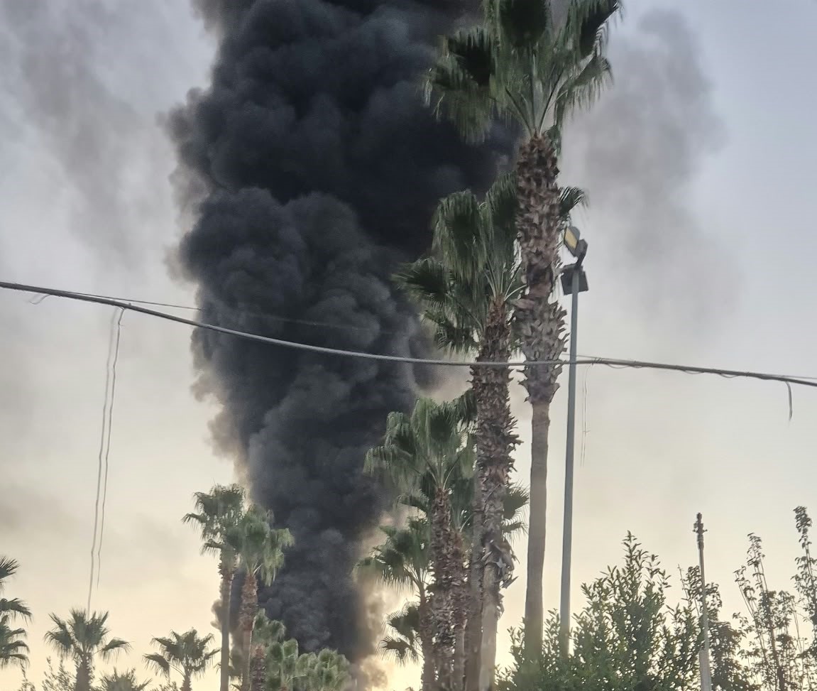 Incendio di vaste dimensioni a Ottaviano, paura per i fumi: l’allarme del sindaco