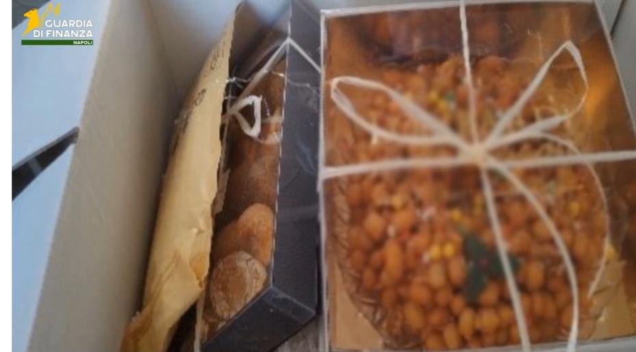Mazzette per l’Alta Velocità Napoli-Cancello nascoste nei panettoni natalizi: 10 arresti