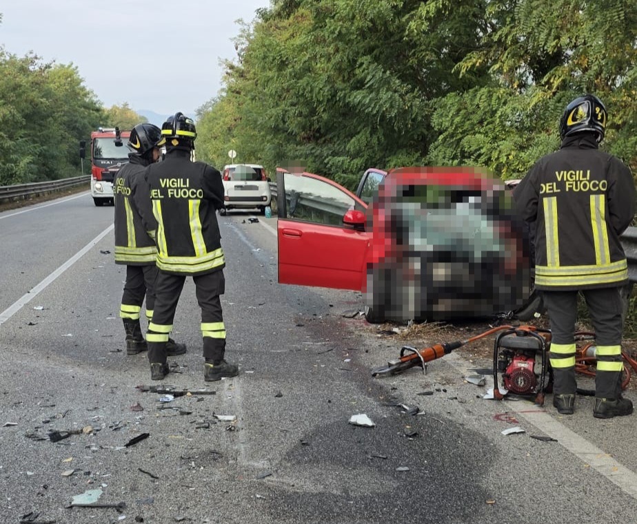 Schianto sulla Statale, muore 19enne di Sant’Anastasia: gravi 2 amici